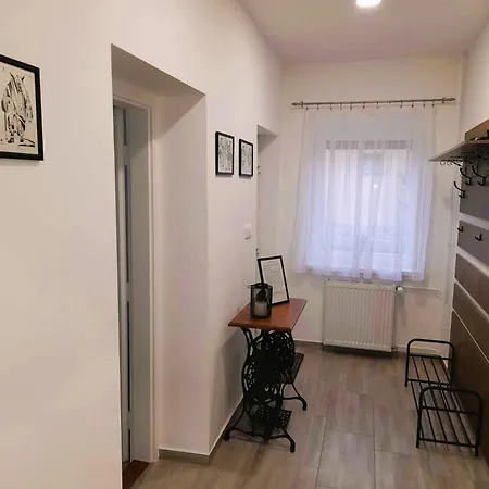 Neubauer Vendeghaz*** * Mohács