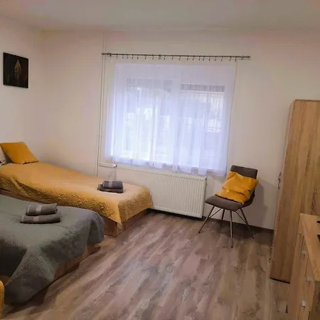 Neubauer Vendeghaz*** Apartment