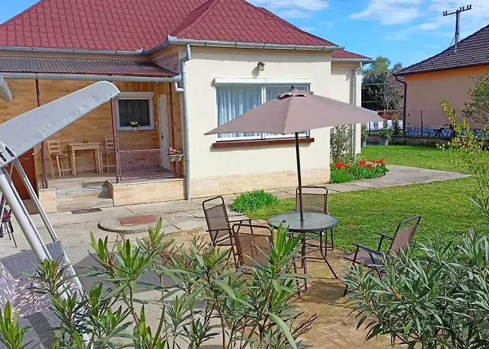 Neubauer Vendégház*** *